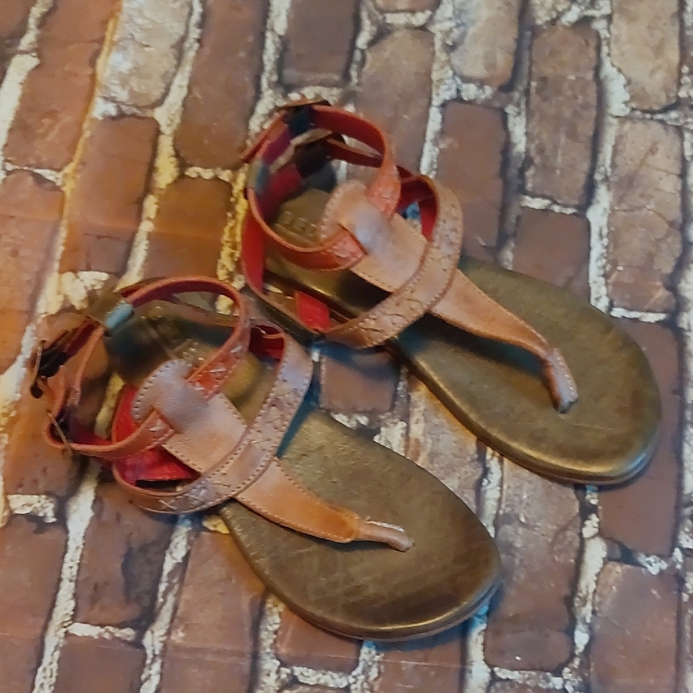 Bed Stu Tan and Red Sandals